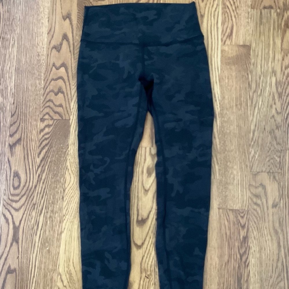 Black High Waisted Camo Lululemon Leggings. Size 6